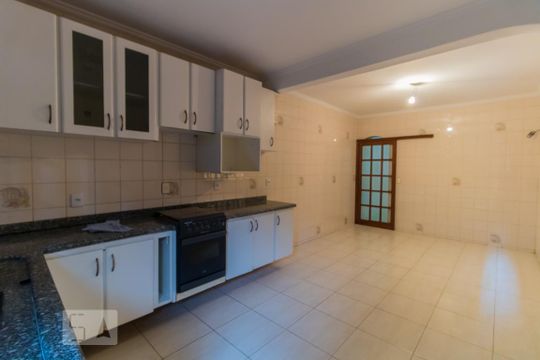 Cozinha de casa à venda com 3 quartos, 130m² em Jardim Danfer, São Paulo