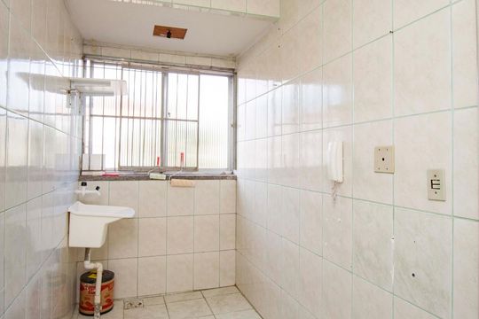 Banheiro  de apartamento à venda com 1 quarto, 40m² em Jardim Leopoldina, Porto Alegre