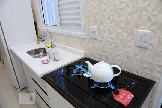 Cozinha de kitnet/studio para alugar com 1 quarto, 24m² em Jardim Monte Kemel, São Paulo