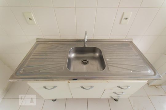Cozinha de apartamento para alugar com 1 quarto, 33m² em Cambuci, São Paulo