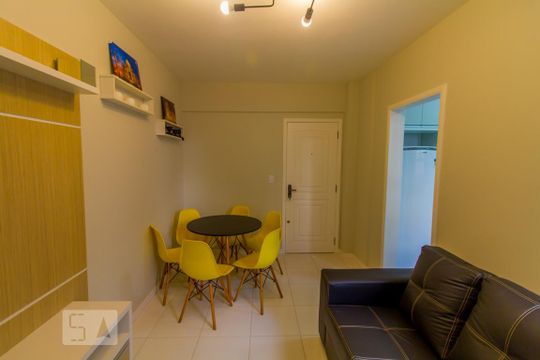 Sala de apartamento para alugar com 3 quartos, 60m² em Itaguaçu, Florianópolis