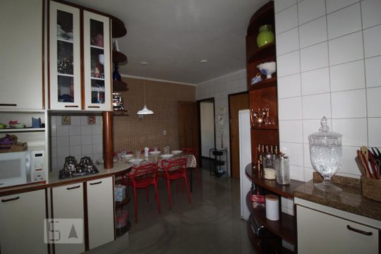 Cozinha de apartamento à venda com 3 quartos, 182m² em Santa Paula, São Caetano do Sul