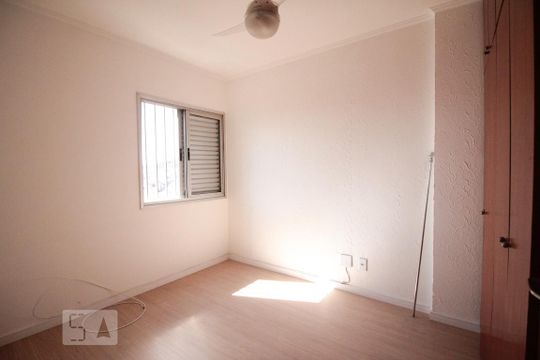 quarto 1 de apartamento para alugar com 2 quartos, 54m² em Parque Maria Domitila, São Paulo