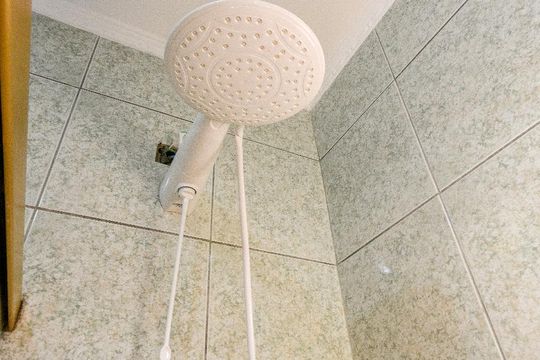 Ducha de casa para alugar com 3 quartos, 150m² em Vila Ede, São Paulo
