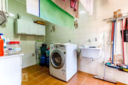 Área de Serviço de casa para alugar com 4 quartos, 300m² em Vila Maria Alta, São Paulo