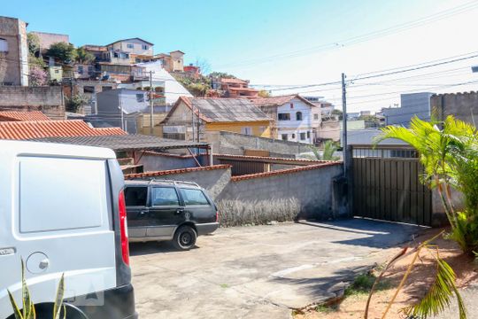 Garagem de casa à venda com 3 quartos, 140m² em Alto Caiçaras, Belo Horizonte