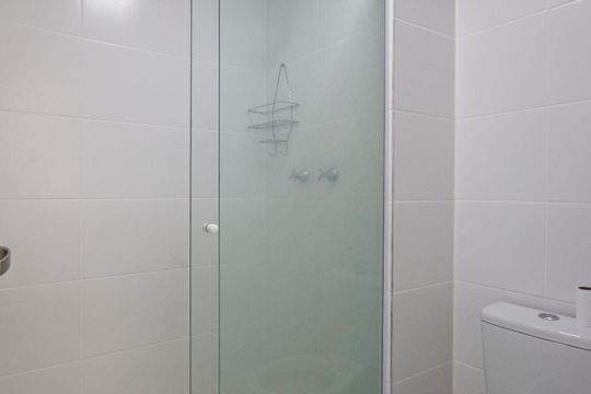 Banheiro de apartamento para alugar com 2 quartos, 53m² em Santo Amaro, São Paulo