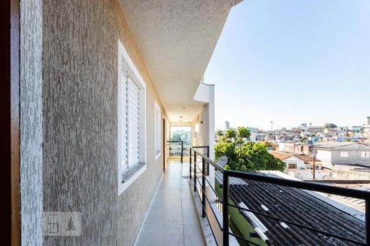 Corredor de acesso de apartamento para alugar com 2 quartos, 42m² em Cidade Antônio Estevão de Carvalho, São Paulo