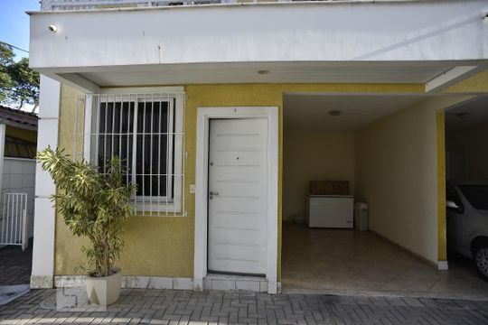 Frente a casa de casa de condomínio à venda com 3 quartos, 100m² em Tanque, Rio de Janeiro