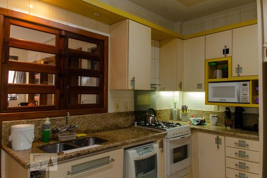 Cozinha de apartamento à venda com 3 quartos, 201m² em Centro, Canoas