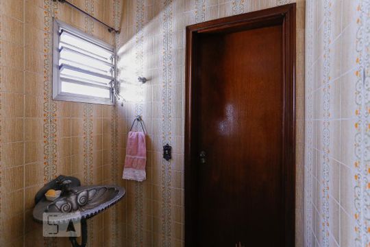 Lavabo de casa para alugar com 4 quartos, 520m² em Lapa, São Paulo