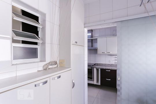 Área de Serviço de apartamento para alugar com 3 quartos, 131m² em Vila Ipojuca, São Paulo