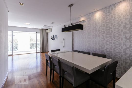 Apartamento para alugar com 3 quartos, 131m² em Vila Ipojuca, São Paulo