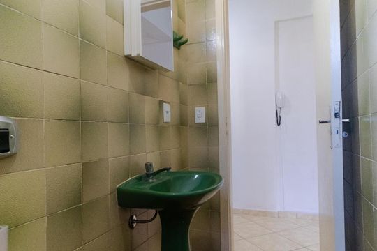 Banheiro de apartamento para alugar com 1 quarto, 34m² em Vila Itapura, Campinas