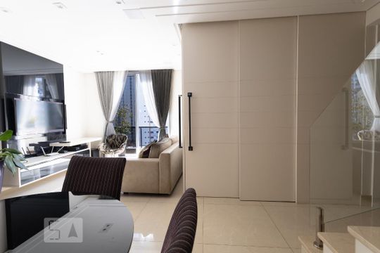 Sala 1 de apartamento à venda com 3 quartos, 240m² em Vila Regente Feijó, São Paulo