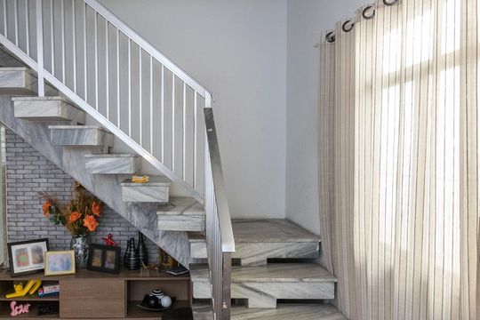 Sala - Acesso ao 2º andar de casa para alugar com 6 quartos, 180m² em Jardim América, Rio de Janeiro