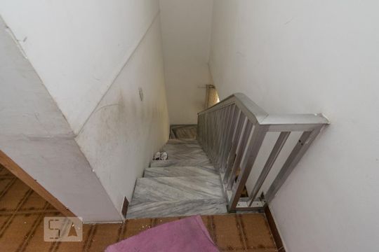 Hall do 2º andar - Escada de casa para alugar com 6 quartos, 180m² em Jardim América, Rio de Janeiro