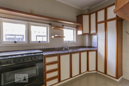 Cozinha de apartamento à venda com 2 quartos, 126m² em Petrópolis, Porto Alegre