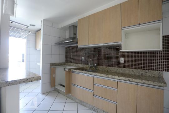Cozinha de apartamento para alugar com 3 quartos, 75m² em Centro, Osasco