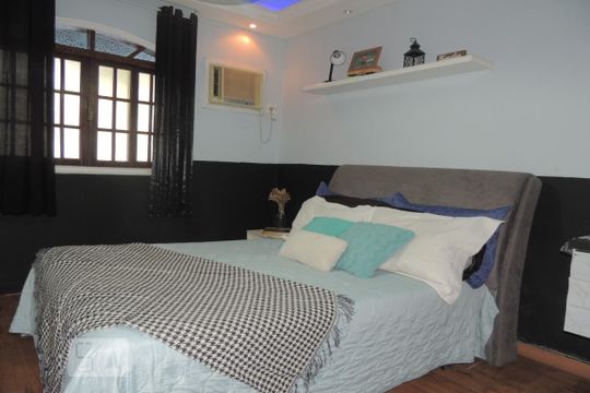 Quarto 1 de casa à venda com 3 quartos, 240m² em Curicica, Rio de Janeiro