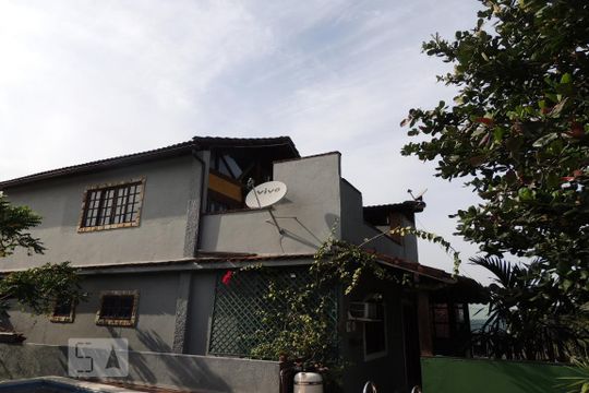Fachada de casa à venda com 3 quartos, 240m² em Curicica, Rio de Janeiro