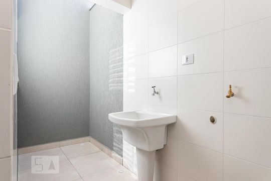 Área de serviço de apartamento para alugar com 2 quartos, 55m² em Vila Santa Inês, São Paulo