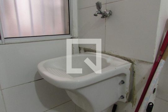 Área de Serviço de apartamento para alugar com 2 quartos, 46m² em Parque Pinheiros, São Paulo