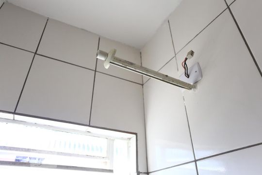 Banheiro de casa para alugar com 1 quarto, 20m² em Mutinga, Osasco