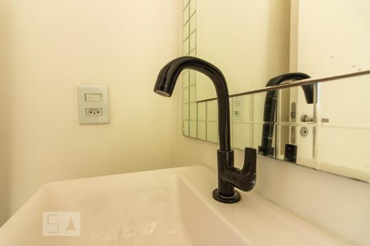 Banheiro de apartamento para alugar com 2 quartos, 65m² em Jaguaribe, Osasco