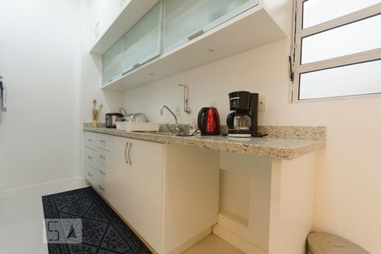 Cozinha de apartamento para alugar com 2 quartos, 105m² em Santinho, Florianópolis