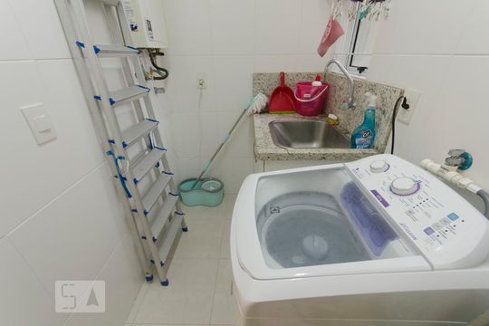 Área de Serviço de apartamento para alugar com 2 quartos, 105m² em Santinho, Florianópolis