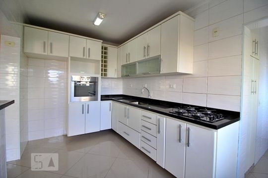 Cozinha de apartamento para alugar com 2 quartos, 82m² em Campestre, Santo André