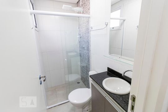 Banheiro de apartamento para alugar com 1 quarto, 33m² em Vila Gumercindo, São Paulo