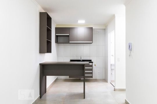Cozinha de apartamento à venda com 1 quarto, 33m² em Vila Gumercindo, São Paulo