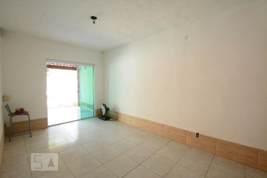 Sala de apartamento para alugar com 1 quarto, 115m² em Marechal Hermes, Rio de Janeiro