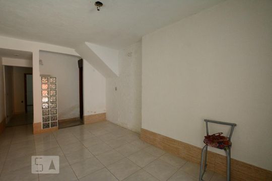 Apartamento para alugar com 1 quarto, 115m² em Marechal Hermes, Rio de Janeiro