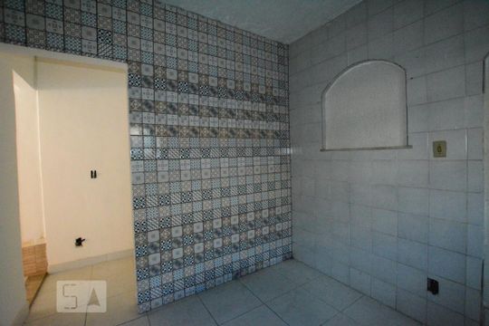 Cozinha de apartamento para alugar com 1 quarto, 115m² em Marechal Hermes, Rio de Janeiro