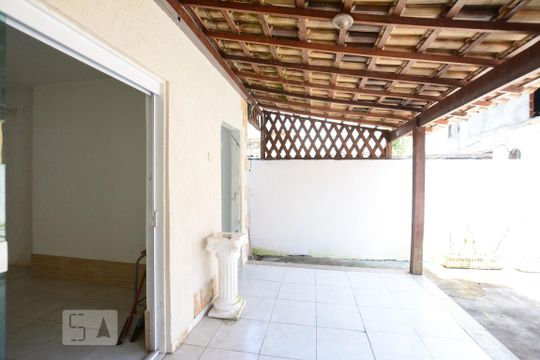 Área comum de apartamento para alugar com 1 quarto, 115m² em Marechal Hermes, Rio de Janeiro