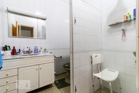 Banheiro 1 de casa à venda com 6 quartos, 245m² em Ipiranga, São Paulo