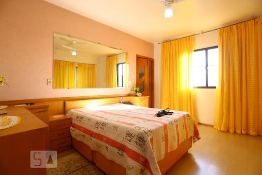 Suíte de casa à venda com 5 quartos, 210m² em Bela Vista, Osasco