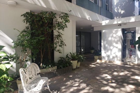 Fachada e portaria de apartamento à venda com 3 quartos, 103m² em Perdizes, São Paulo