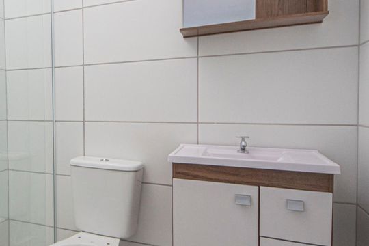 Banheiro de apartamento à venda com 2 quartos, 54m² em Scharlau, São Leopoldo