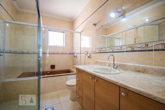 Banheiro de apartamento à venda com 2 quartos, 85m² em Centro, Campinas