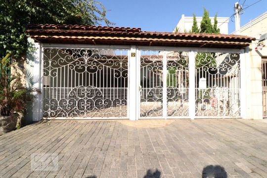 Fachada de casa à venda com 3 quartos, 250m² em Vila Deodoro, São Paulo