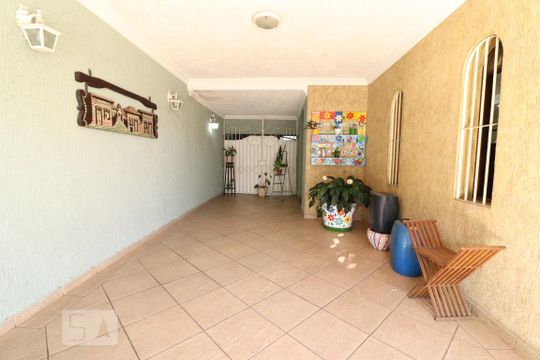 Área Externa de casa à venda com 3 quartos, 250m² em Vila Deodoro, São Paulo