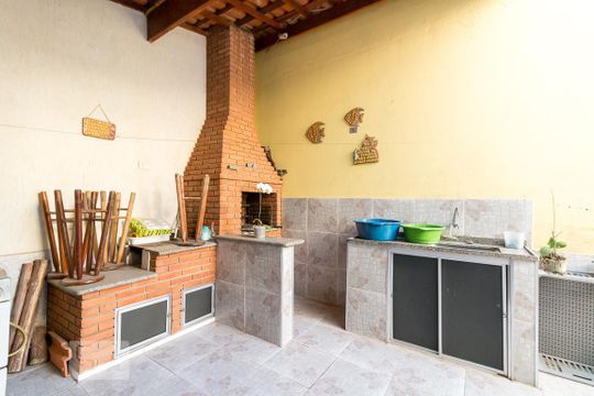 Churrasqueira de casa para alugar com 3 quartos, 385m² em Vila Endres, Guarulhos