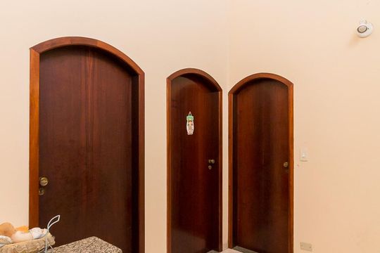 Antessala - quartos de casa para alugar com 3 quartos, 385m² em Vila Endres, Guarulhos