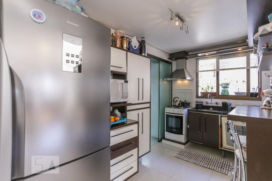 Cozinha de apartamento à venda com 2 quartos, 138m² em Rio Branco, Porto Alegre
