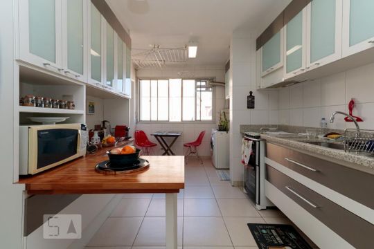 Cozinha de apartamento à venda com 2 quartos, 127m² em Paraíso, São Paulo