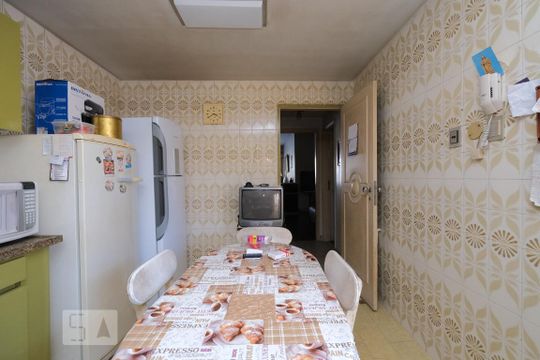 Cozinha de apartamento à venda com 4 quartos, 143m² em Tijuca, Rio de Janeiro
